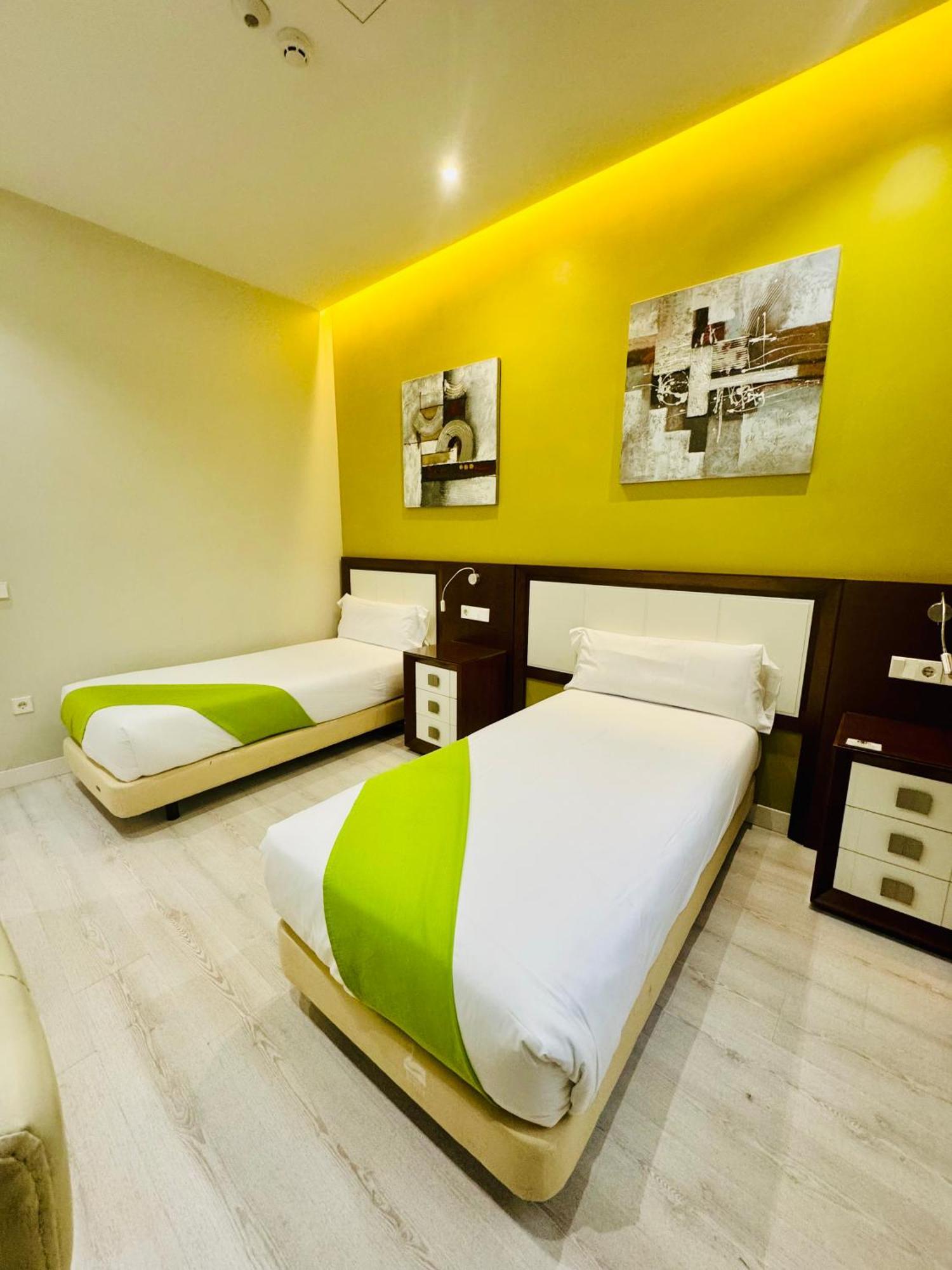 Apartamentos Apolo Madri Exterior foto