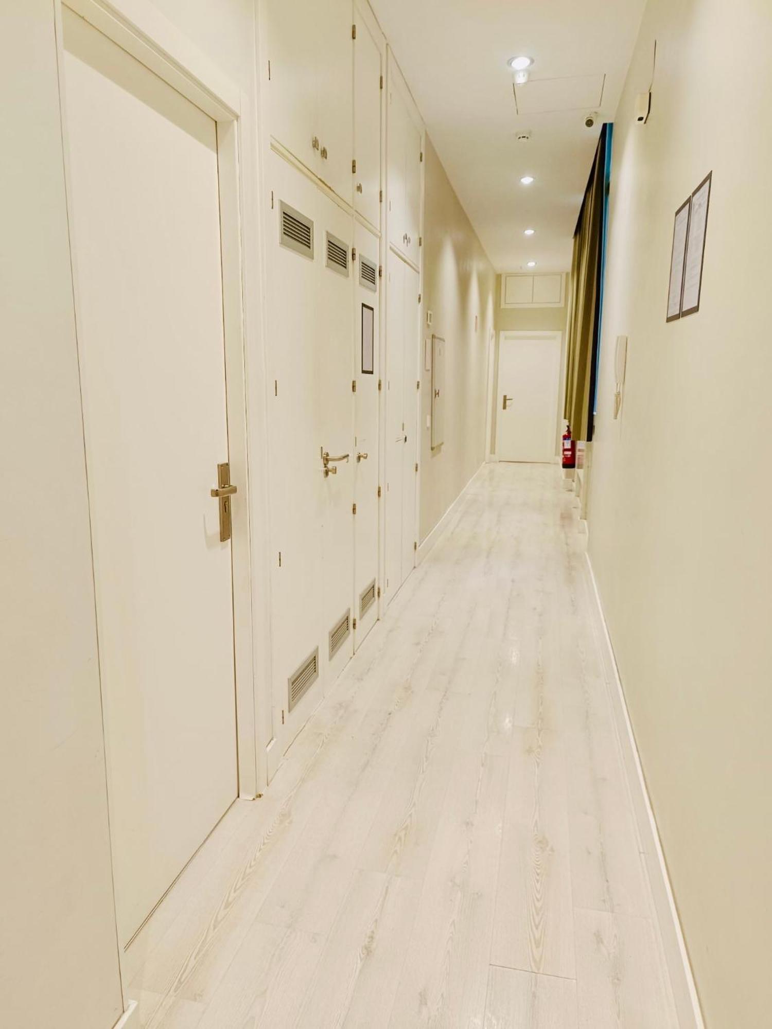 Apartamentos Apolo Madri Exterior foto