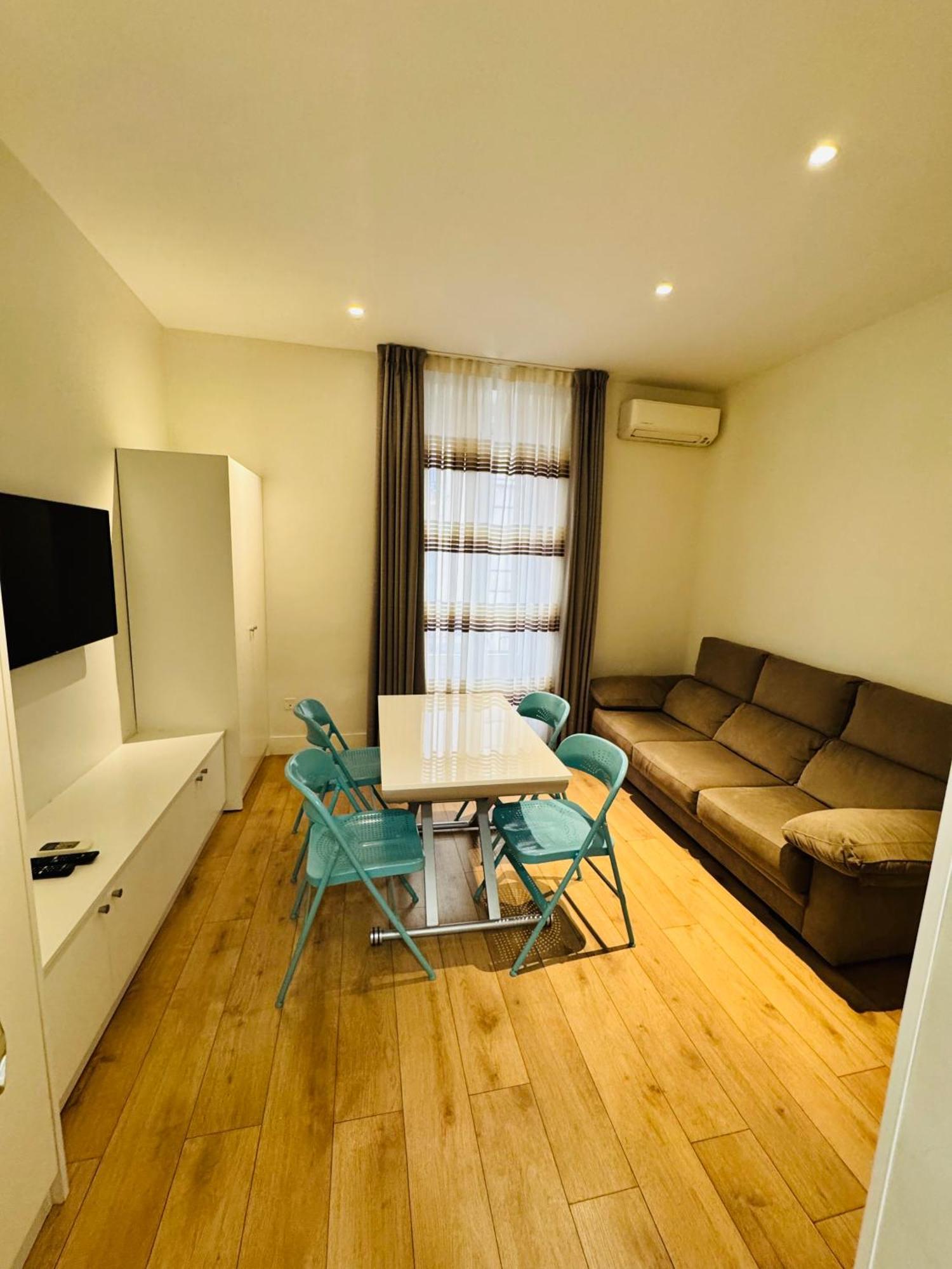 Apartamentos Apolo Madri Exterior foto